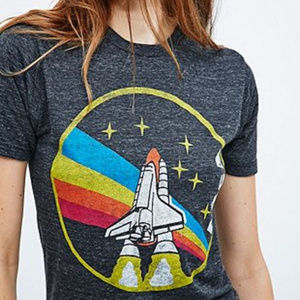 Retro Rainbow NASA Spaceship Grey Graphic Tshirt L